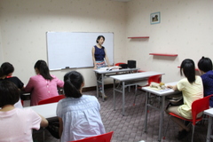 老師認真講解（春華路校區）
